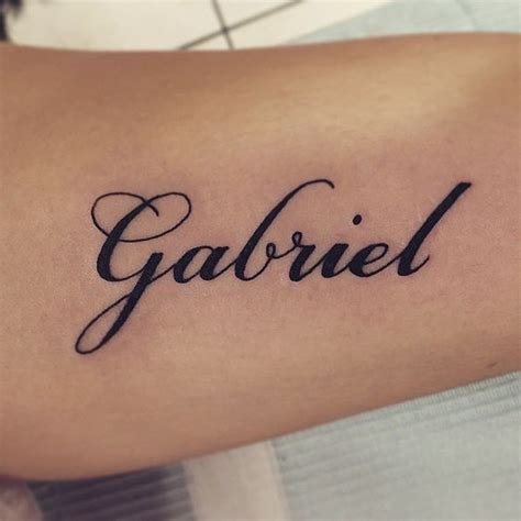 los mejores tatuajes de nombres|tatuajes con nombres famosos.